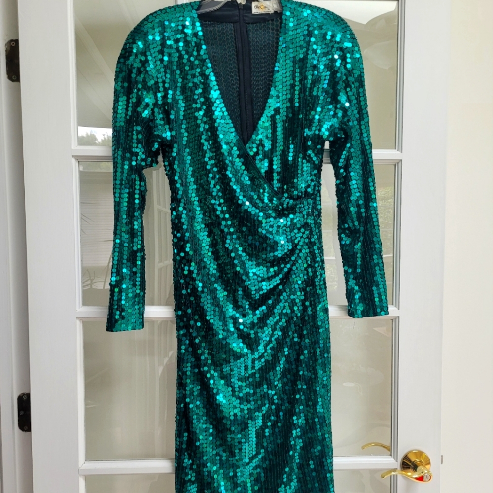 Oleg Cassini Green Sequin Deep V-neck Formal Long sleeve dress